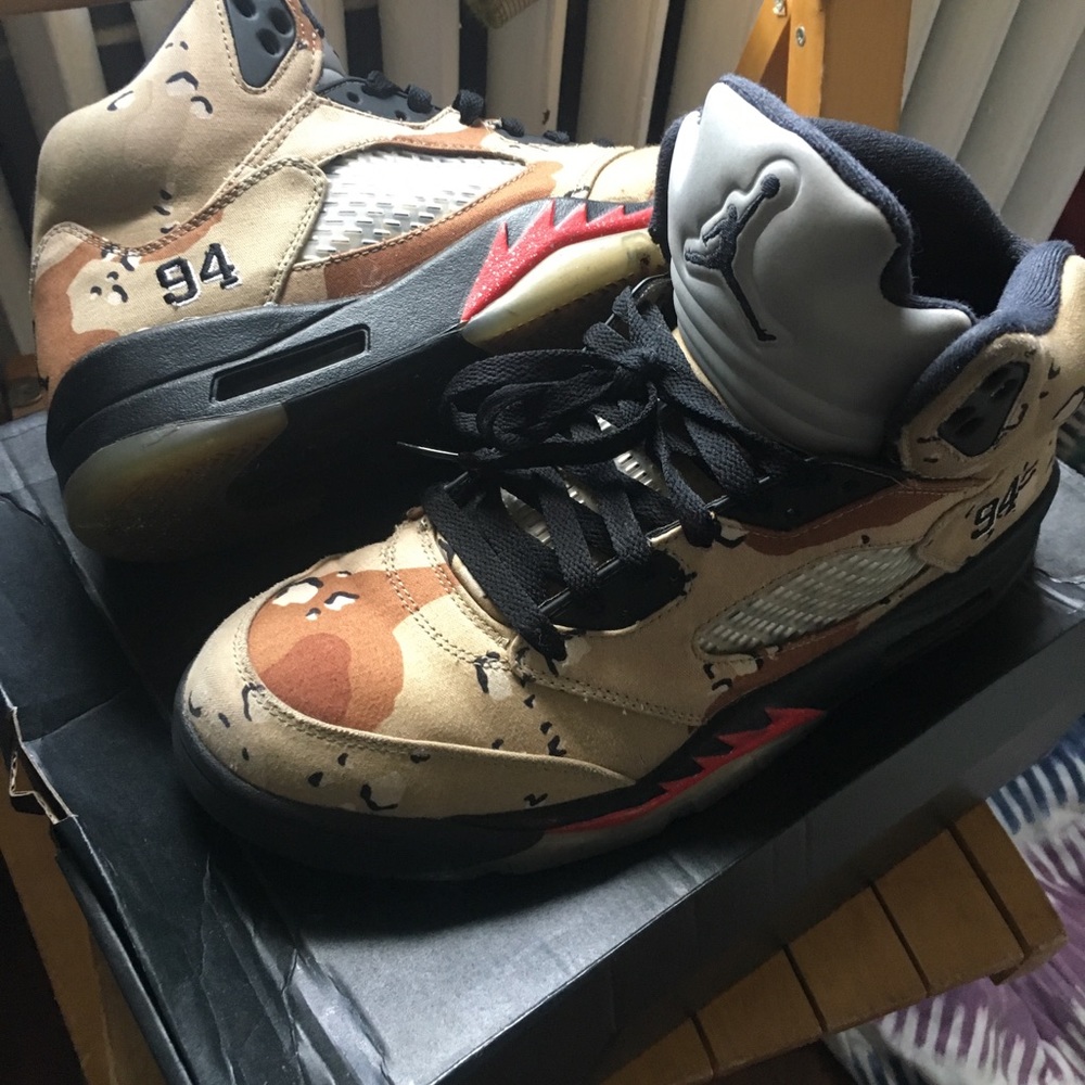 Supreme desert camo Jordan 5